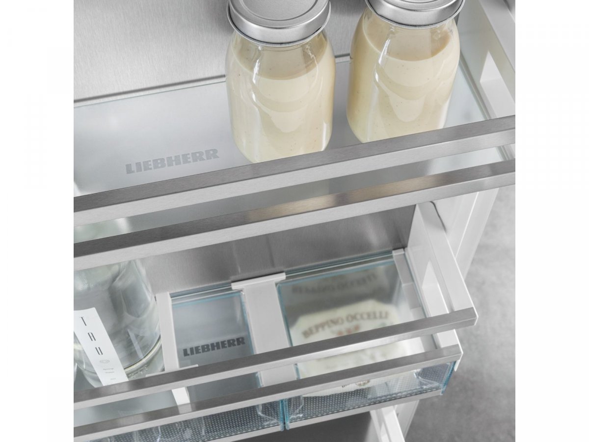Dverný odkladač