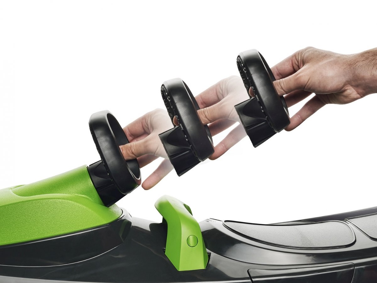 Ergonomický volant a brzdy