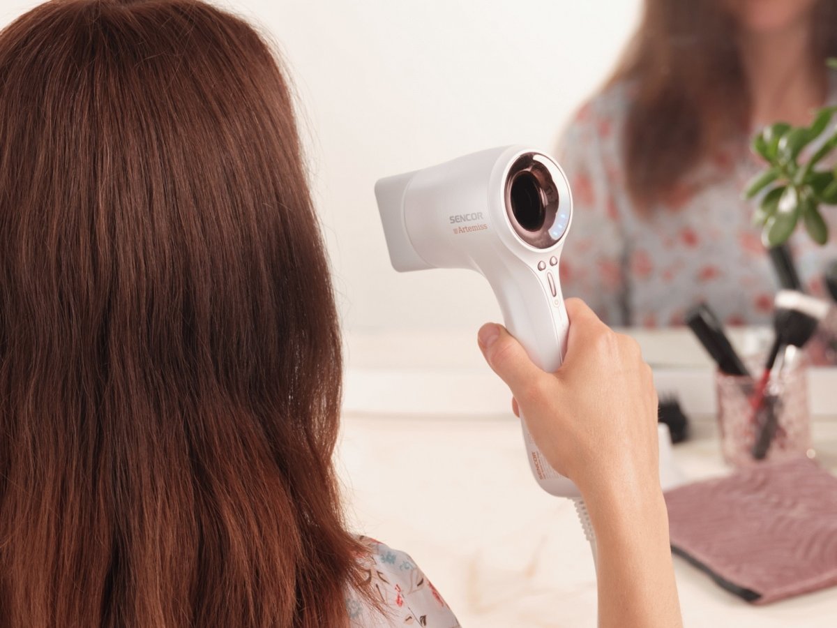 Silná ionizácia pre lesklé vlasy