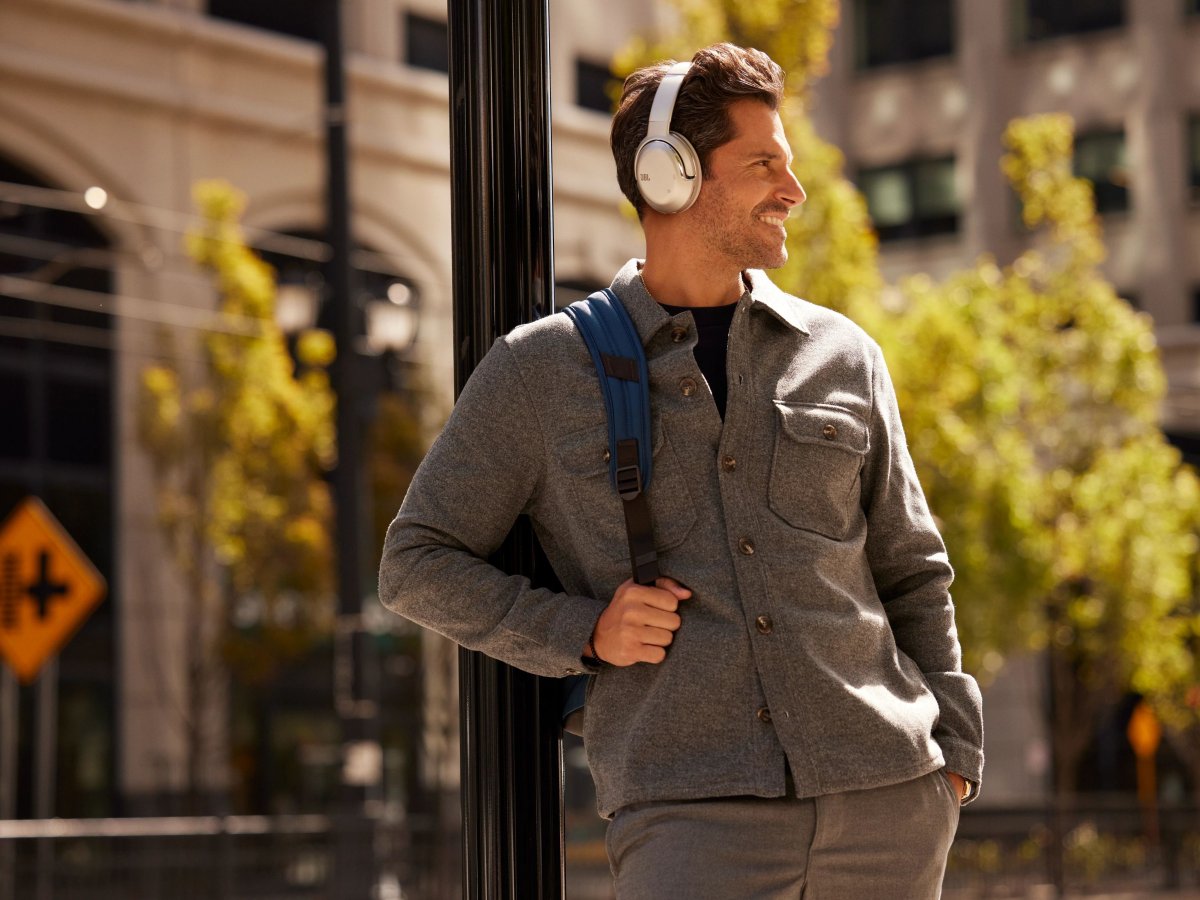 True Adaptive Noise Cancelling s funkciou Smart Ambient