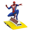 Diamond Select Spider-Man 2018 Marvel Video Game Gallery PVC Soška Spider-Man on Taxi 23 cm