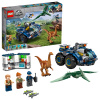 LEGO 75940 Jurassic World Gallimimus a Pteranodon Outbreak, hračky s dinosaurami pre deti od 7 rokov s figúrkami