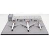 JC Wings - Set letištních budov - skladů a kanceláří SF Airlines + B757, B767 a B747 + 2 odtahové vozy, Čína, 1/400
