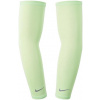 Bandáž na paži Nike LIGHTWEIGHT SLEEVES 2.0 zelená N.100.4268.323 - S/M