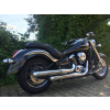 Miller Exhaust Homologovaný výfukový systém Challenger pre Kawasaki Vulcan VN900, Farba výfukového systému Farba výfuku: Čierna, Typ: SlashCut, Farba koncovky Čierny