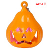 Svietiace tekvica na povrázku Halloween