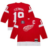Detroit Red Wings - Steve Yzerman 1996-97 Premium Power Play NHL Dres L