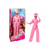 Barbie v růžovém filmovém overalu