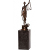Bronzová socha spravodlivosti