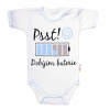 Body kr. rukáv s vtipným textom Baby Nellys, Psst! Dobíjím baterie, kluk 86 (12-18m)