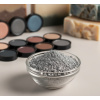 Mica pigment strieborný, práškové farbivo na výrobu očných tieňov, rúžov a mydiel. Hmotnosť: 50 g Vytvorte si vlastné odtiene make-upu, mydiel a bômb do kúpeľa.