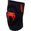 Chrániče kolen Venum Kontact Gel - Black/Red Velikost: XL
