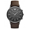 Emporio Armani AR2462 Sportivo sú elegantné pánske hodinky, ktoré spájajú moderný chronograf, čierny ciferník, grafitové puzdro a hnedý kožený remienok. Ideálna voľba pre mužov, ktorí hľadajú štýlový