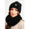 Legínovo Dámsky set: zimná čiapka a nákrčník s ozdobným emblémom v béžovej farbe Farba: Čierna, Veľkosť: UNI