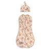 Zavinovačka Second STEP SWADDLE s čiapkou zadarmo, VINTAGE ANIMALS ALMOND CAP, od značky Sleepee