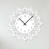 Nástenné hodiny KVETY Farebný dekor: Bílá, Farba ručičiek: Černé, Velikost hodin: 40x40