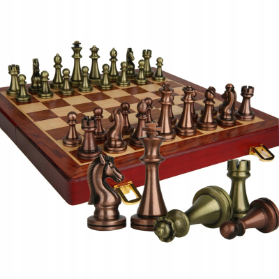Skladačka - Stredoveký kovový šach Stredoveký bronzový šach (Stredoveké kovové šachové stredoveké hnedé šach)