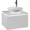 VILLEROY & BOCH Legato závesná skrinka pod umývadlo na dosku (umývadlo v strede), 1 zásuvka, s LED osvetlením, 600 x 500 x 380 mm, Glossy White, B567L0DH