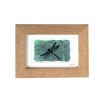 Atelier - Petr Vydra Vážka - zelené vitrážové sklo v hnedom ráme 13 x 18 cm ( pasparta 10 x 15 cm )
