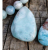 Larimar vŕtaný okrúhliak (30 x 24 x 9 mm)