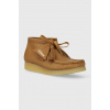 Kožené poltopánky Clarks Originals Wallabee Boot dámske, hnedá farba, na plochom podpätku, 26175840