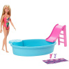 Barbie bábika a bazén