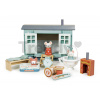 Drevená chatka pre myšičky Secret Meadow Shepherds Hut Tender Leaf Toys z rozprávky Merrywood Tales s 3 figúrkami