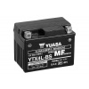 YUASA V továrni aktivovaný akumulátor YUASA YTX4L