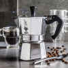 BIALETTI Moka Express pre 3 šálky espressa (3 tz) - taliansky hliníkový tlakový kávovar
