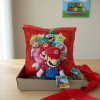 Nintendo Super Mario set: Plyšová figúrka 23 cm + Vankúš 40x40 cm