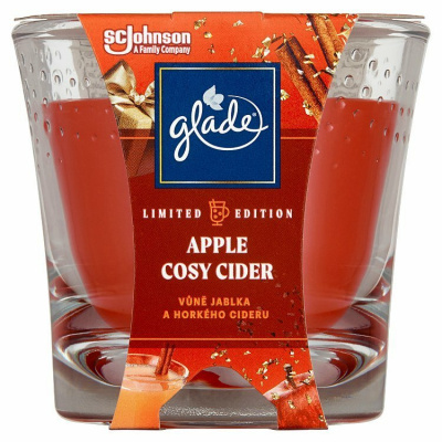 Glade Apple Cosy Cider parfumovaná sviečka 129 g