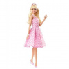 Barbie® V IKONICKÉM FILMOVÉM OUTFITU – v růžových ginghamových šatech