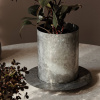 ferm LIVING Auran kvetináč, sivý, výška 21 cm, železo - 1104269081