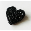 Handmade šitá korálková brošňa čierne srdiečko (Handmade šitá brošňa z korálok čierne srdce)