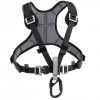 Hrudný postroj Petzl CHEST'AIR 2023 je navrhnutý na rozšírenie funkčnosti sedacích postrojov Petzl AVAO SIT, AVAO SIT FAST, FALCON, FALCON MOUNTAIN a SEQUOIA S Čierna