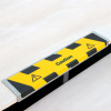 Protišmykový L-profil, hliník, m2, nápis Caution, š 635 mm