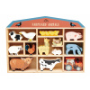 Drevené domáce zvieratká na poličke 39 ks Farmyard set Tender Leaf Toys 37*8*27 cm