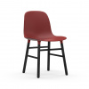Normann Copenhagen Stolička Form Chair – červená/čierny dub