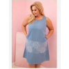 Kesi Włoski Dámske plus size šaty bez rukávov s ozdobným vzorom svetlá džínsová