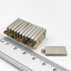 Neodýmový magnet kváder 20×10×2 mm so samolepkou - N38