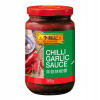 Lee Lee Kum Kee chilli cesnaková omáčka 368 g