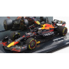 Minichamps Red bull F1 Rb18 Team Oracle Red Bull Racing N 1 Majster sveta Víťaz Azerbajdžan Gp 2022 Max Verstappen 1:43 Matná modrá žltá červená