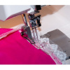Pätka pre našívanie krajky z vrchu materiálu - coverlock Merrylock