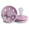 CUMLÍK FRIGG MOON PHASE SOFT LILAC, 0-6M, SILIKÓN