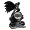 Iron Studios Soška Zack Snyder's Justice League Deluxe Art Scale 1/10 Batman na Batsignal 28 cm