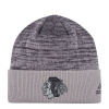 Adidas Pánska zimná čiapka Chicago Blackhawks Travel & Training Cuffed Knit