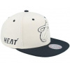 Mitchell & Ness Pánská kšiltovka Miami Heat NBA Evergreen Cream Black Snapback