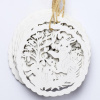 Drevené závesné ornamenty: Elegantné kruhy s výrezom