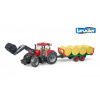 Bruder 3198 Traktor s predným nakladačom, vlekom a 8 balíkmi sena