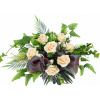 Veniec, kvety ikebana na hrob - Veľkú banda veľkých čeleniek kvety na hrob na cintoríne (Veniec, kvety ikebana na hrob - Veľkú banda veľkých čeleniek kvety na hrob na cintoríne)